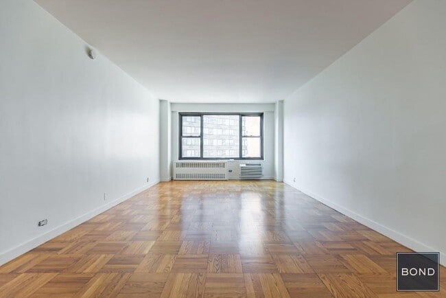 Building Photo - 145 Fourth Avenue