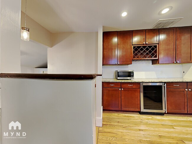 Foto del edificio - 4465 Meade St