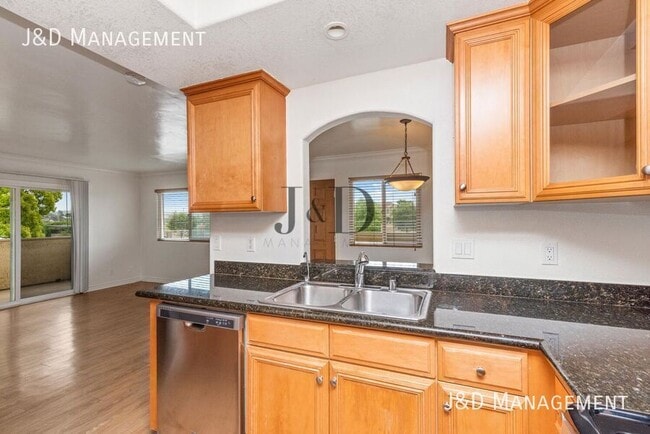 Building Photo - 5034 Los Morros Way