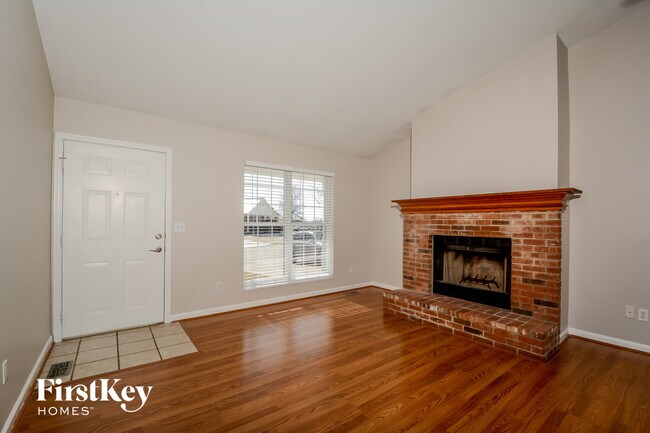 Foto del edificio - 641 Autumn Oaks Dr