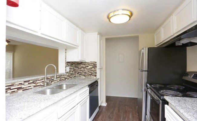 Foto del edificio - 2 bedroom in Webster TX 77598