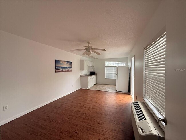 Building Photo - 527 Caribbean Dr