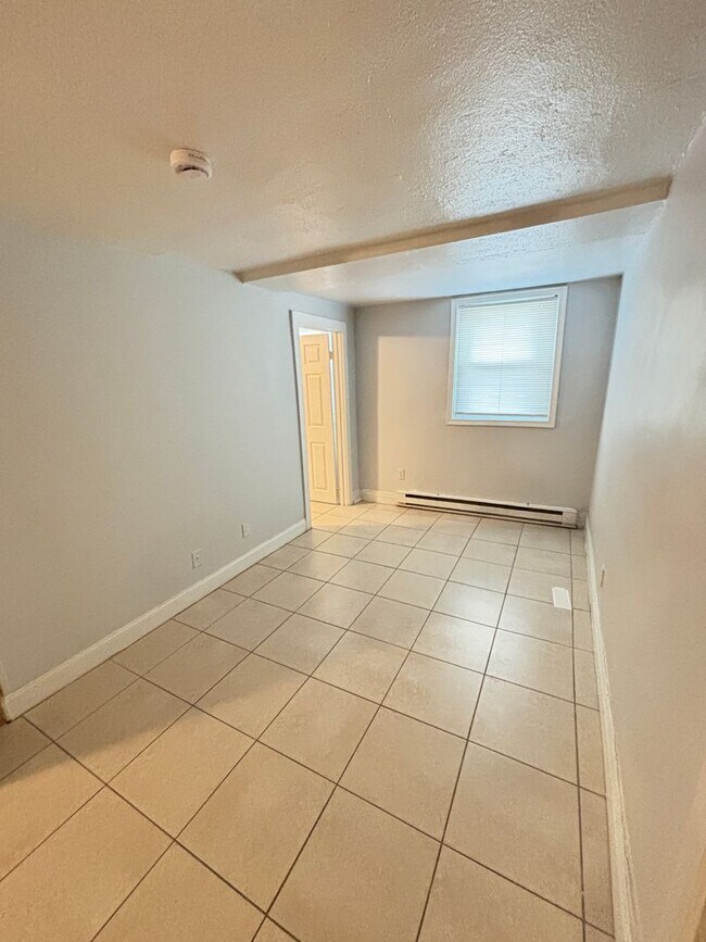 Foto del edificio - 384 Tilghman St