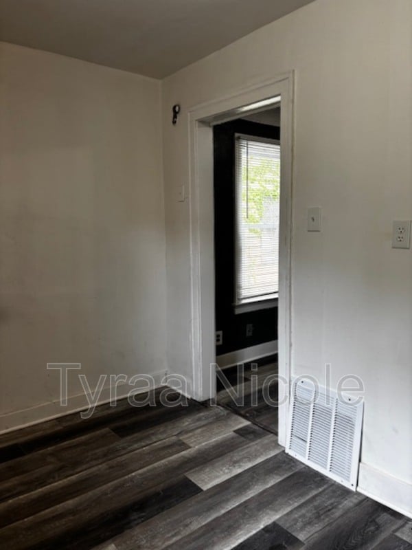 Building Photo - 14284 Cruse St