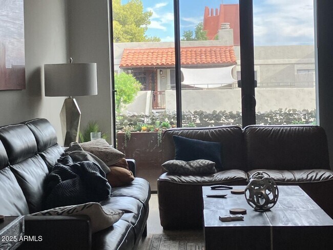 Foto del edificio - 3233 N 70th St