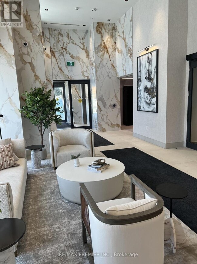 Building Photo - 2088 James St