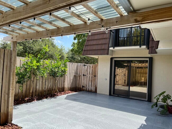 Foto del edificio - 308 3rd Ln