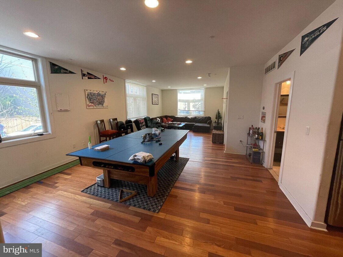 Foto principal - 1829 Vineyard St