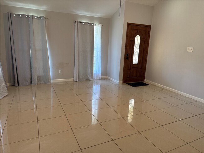 Building Photo - 3115 Lorikeet St