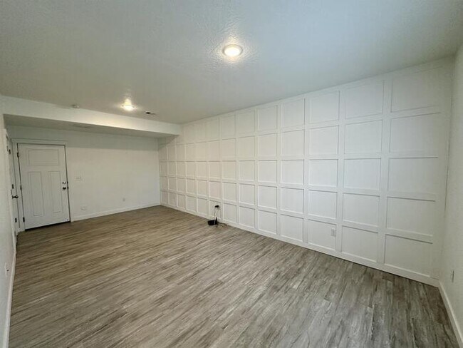 Building Photo - 3 Bedroom Vineyard Townhome
