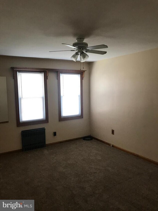 226 W Broad St, Paulsboro, NJ 08066 House Rental in Paulsboro, NJ