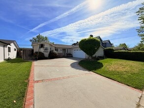 Building Photo - 4766 Elmhurst Dr