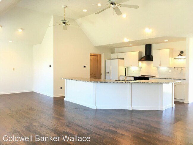 Building Photo - 3 br, 2 bath House - 205 Portsmouth Rd