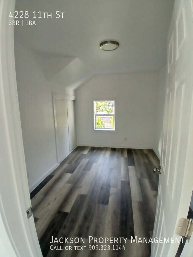 Foto del edificio - 4228 11th St