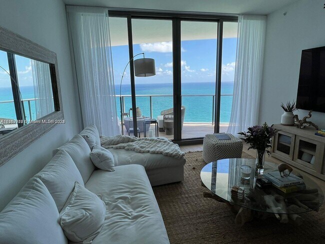 Foto del edificio - 15701 Collins Ave