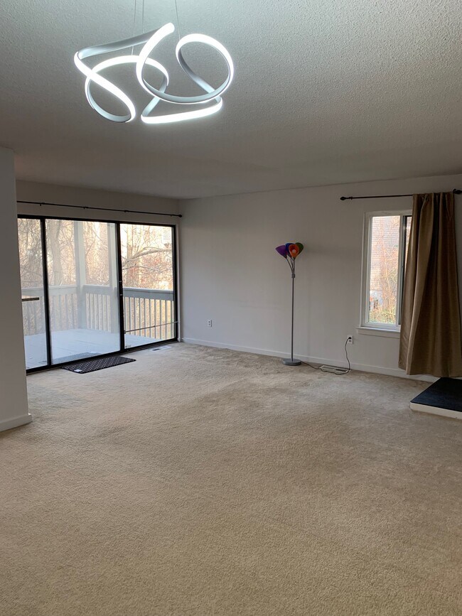 1228 Farmington Ave Unit C, Farmington, CT 06032 Apartments in