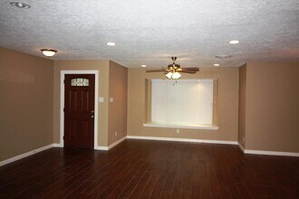 Building Photo - 1766 Maux Dr