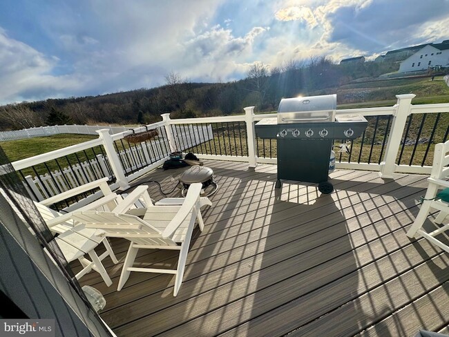 Building Photo - 100 Batik Wy