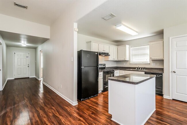 Foto del edificio - 7206 Shining Mist Ln