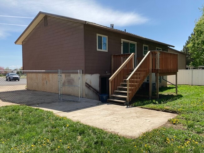 Building Photo - 2377 S 400 W