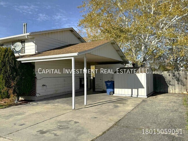 Foto del edificio - 3842 Dean Dr