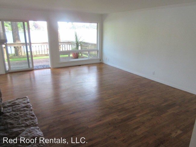 Building Photo - 9213 N Harborview Dr