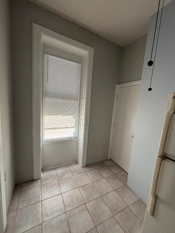 Building Photo - 1003 W Main St