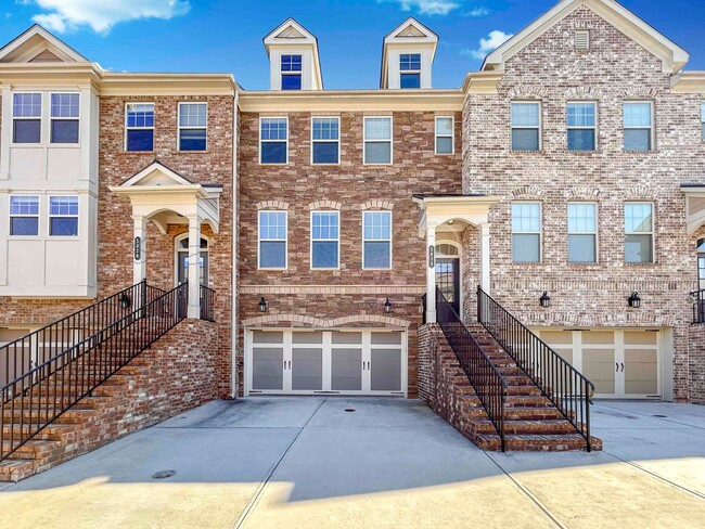 Foto del edificio - Stunning 4 BR/3.5 BA Townhome in Peachtree...