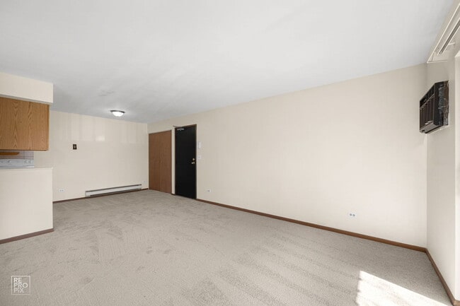 Building Photo - 645 S Virginia Rd