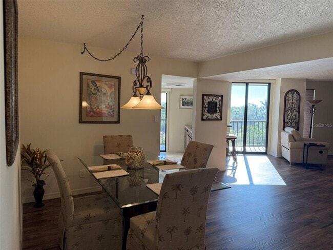 Foto del edificio - 25188 Marion Ave