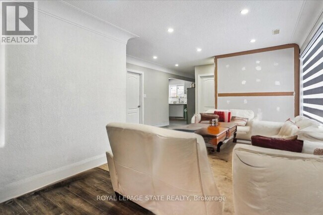 Photo du bâtiment - 251 King St E