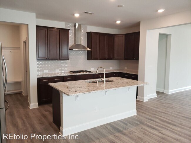 Building Photo - 4 br, 3 bath House - 213 Ivy Arbor Way