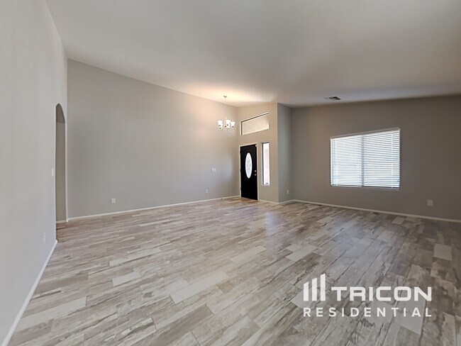 Foto del edificio - 17635 W Eugene Terrace