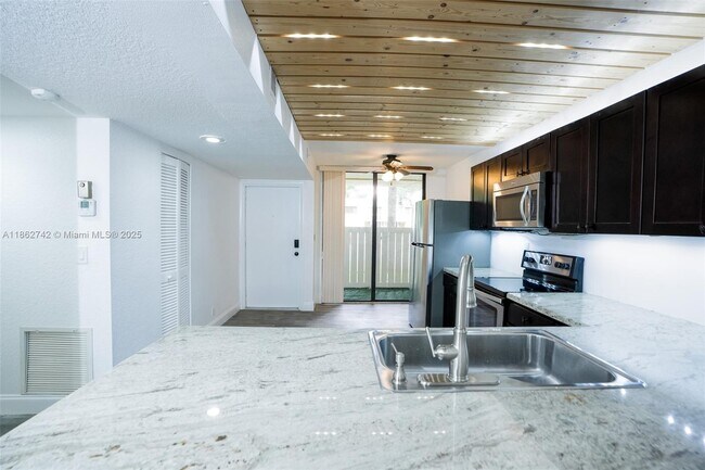 Foto del edificio - 2941 SW 87th Ave
