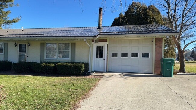 Foto del edificio - 3 Bedroom 1 Bath Fairview Ranch Home