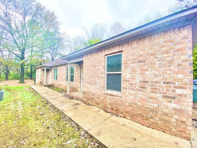 Building Photo - 1413 Hardy St