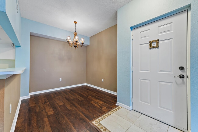 Building Photo - 3022 Alcazar Pl