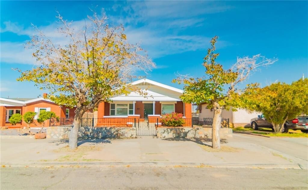 Primary Photo - 4011 Cambridge Ave
