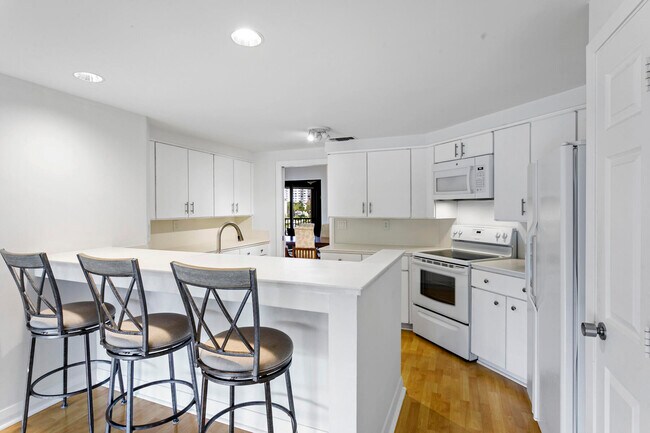 Building Photo - 1100 Marine Way W