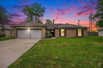 Building Photo - 614 Magnolia Bend St