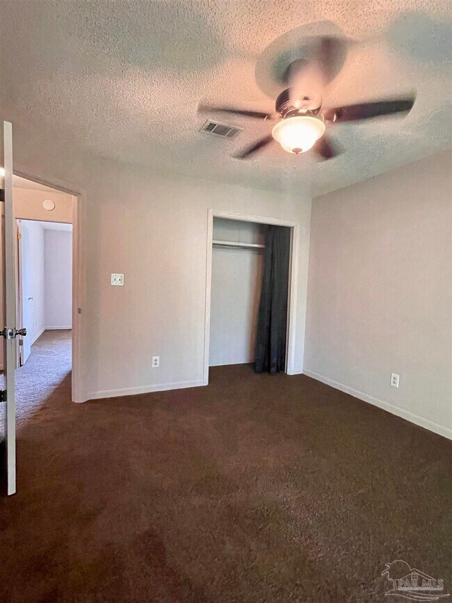 Foto del edificio - 1144 Redwood Ln
