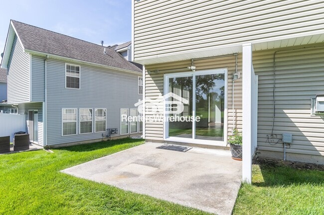 Building Photo - 8127 N Lawn Ave