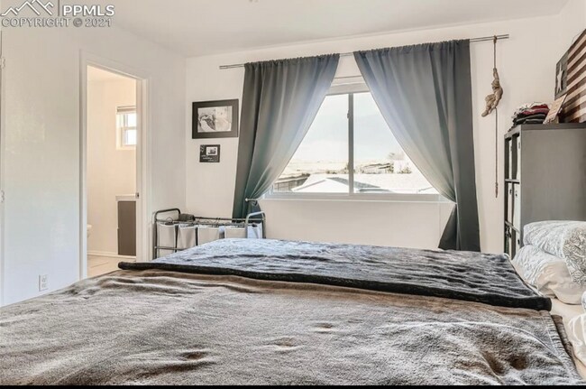Foto del edificio - 9307 Summer Meadows Dr