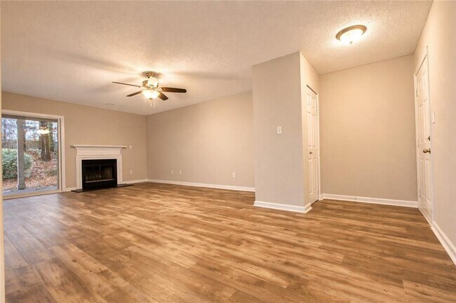 Foto del edificio - 6033 Coventry Cir