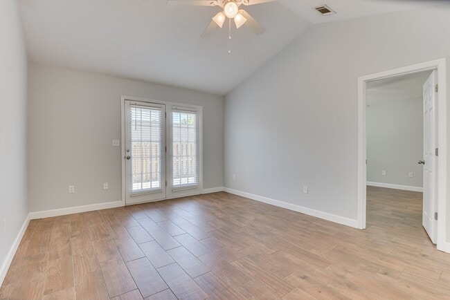 Foto del edificio - 1609 Bradley Way