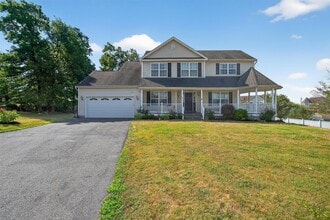 Building Photo - 5 Bridle Ct