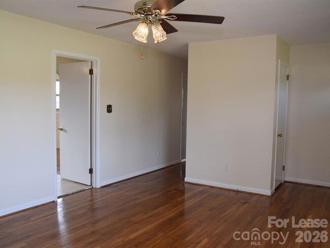 Building Photo - 1812 Cameron Rd