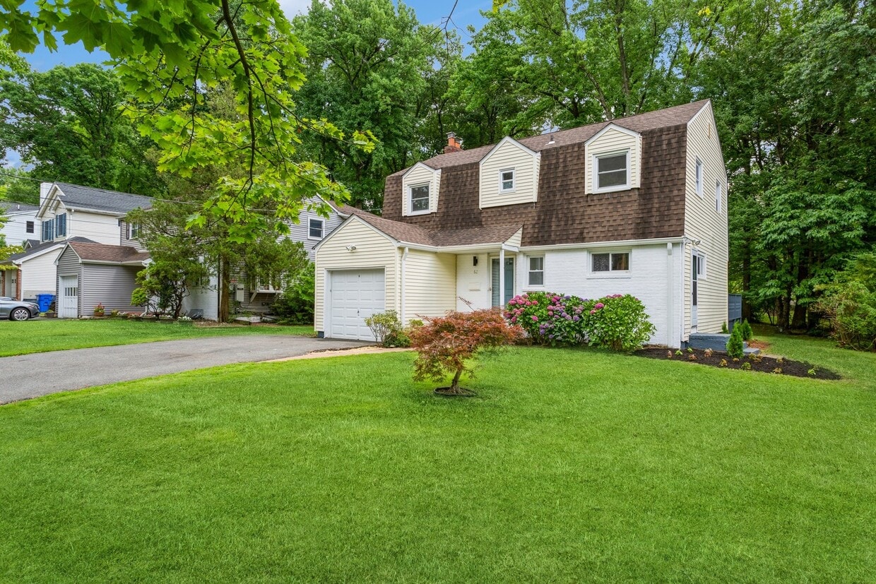 Primary Photo - 62 Buff Rd