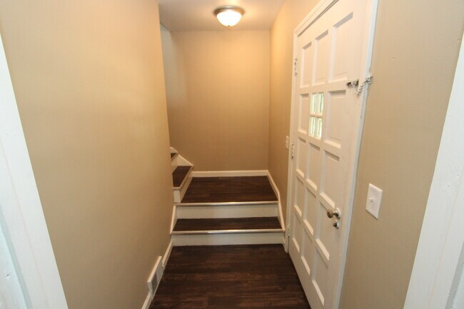 FRONT DOOR ENTRANCE - 7407 Parker Dr