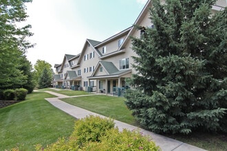 Building Photo - Promenade Oaks